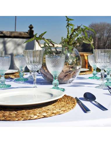 Bajoplato enea en mesa