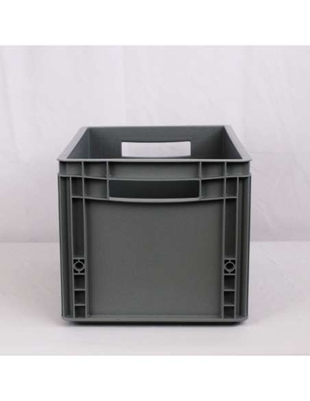 Vista lateral de la caja pequeña para platos