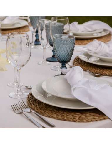 Mesa con bajoplato de enea