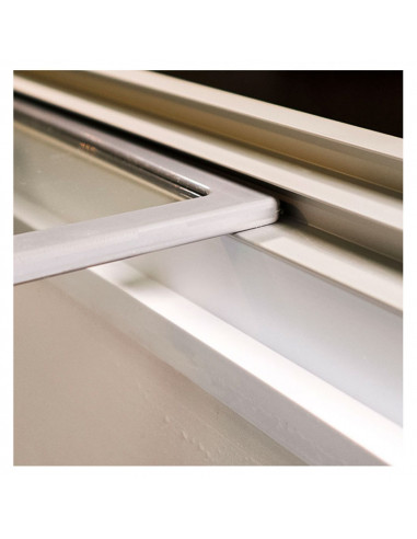 Arcón congelador horizontal Edenox, vista perfiles desplazamiento para las puertas.