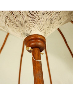 Sombrilla Balinesa en tela y madera con base