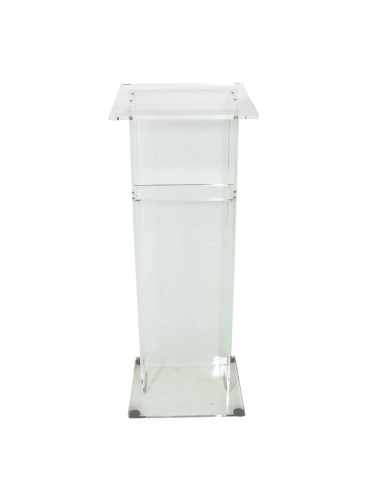 Atril con un micrófono