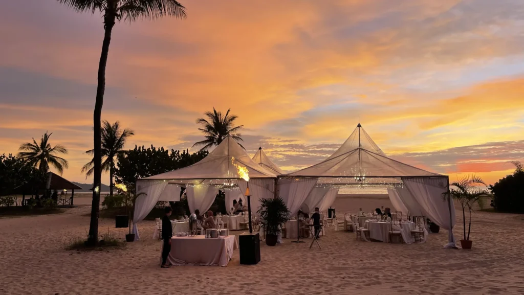 ¿Cómo se llaman las carpas en la playa?